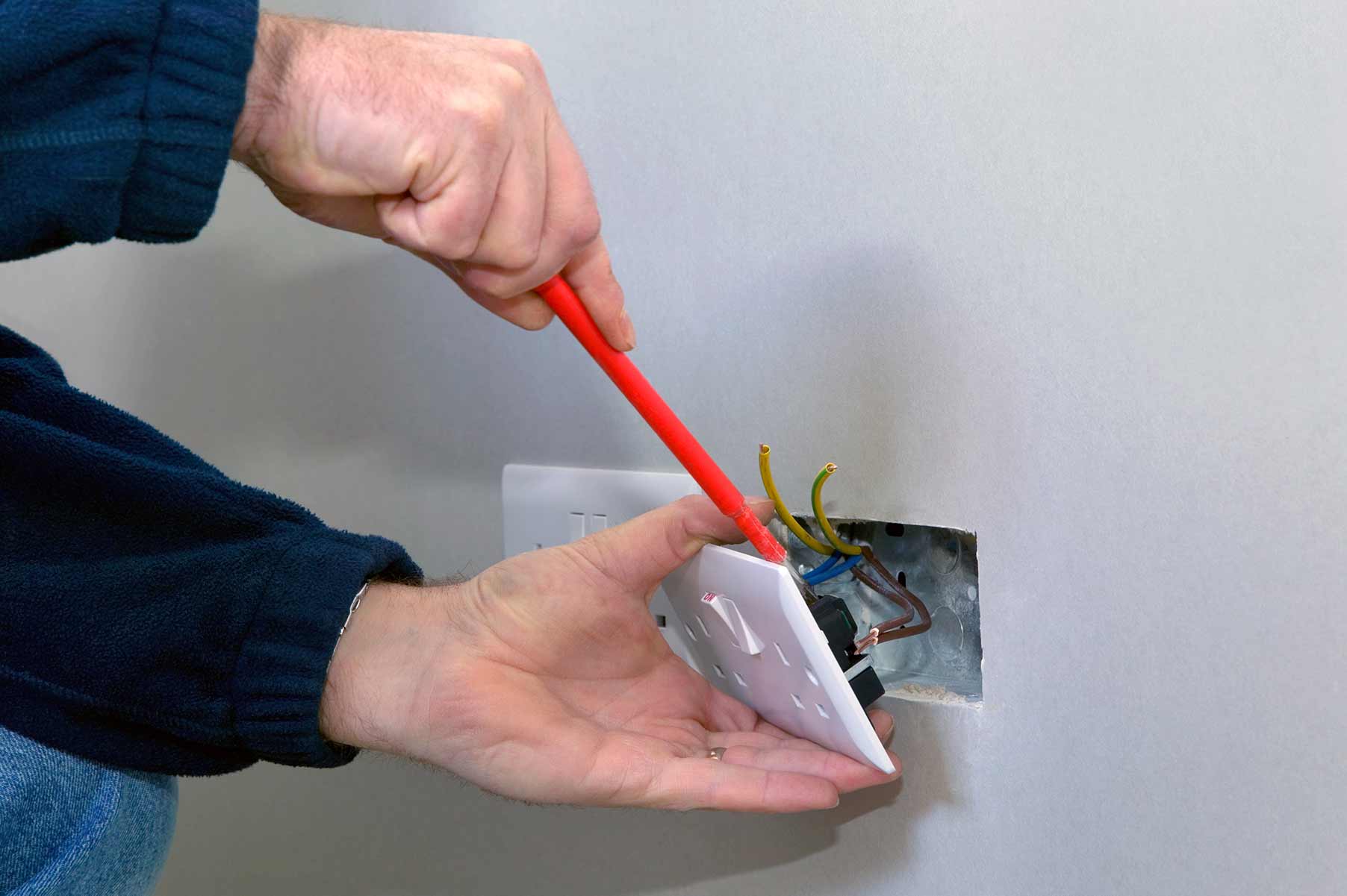 Our electricians can install plug sockets for domestic and commercial proeprties in Bangor and the local area. 